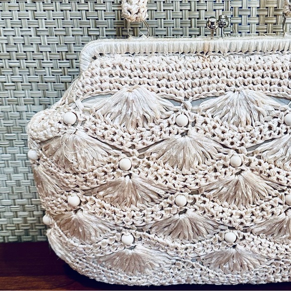 🌟2xHP🌟VTG 1960-70s Crocheted Cream Raffia Kiss Clasp Satchel Bag Jordan Marsh - Picture 2 of 12
